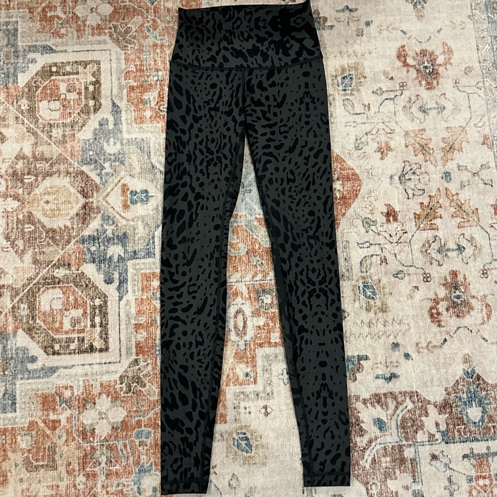 Lululemon roll-down leggings